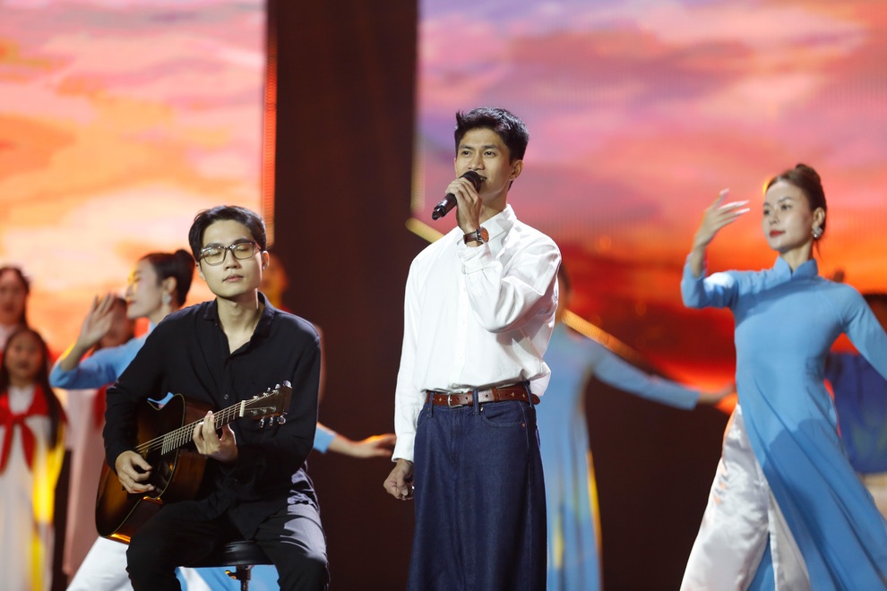 Đức Phúc, Nguyễn Hùng và dàn nghệ sĩ khuấy động VTV Countdown 2026 - 1