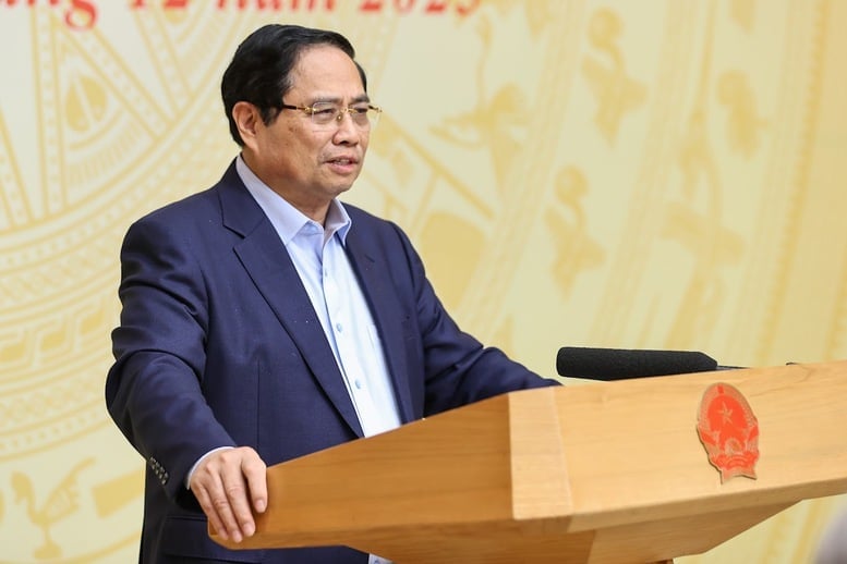 Thủ tướng đề nghị Bí thư, Chủ tịch, lãnh đạo các bộ ngành, cơ quan lãnh đạo, chỉ đạo quyết liệt, khẩn trương thúc đẩy giải ngân vốn đầu tư công năm 2025 đạt 100% trước ngày 31/1/2026. Ảnh: VGP/Nhật Bắc.