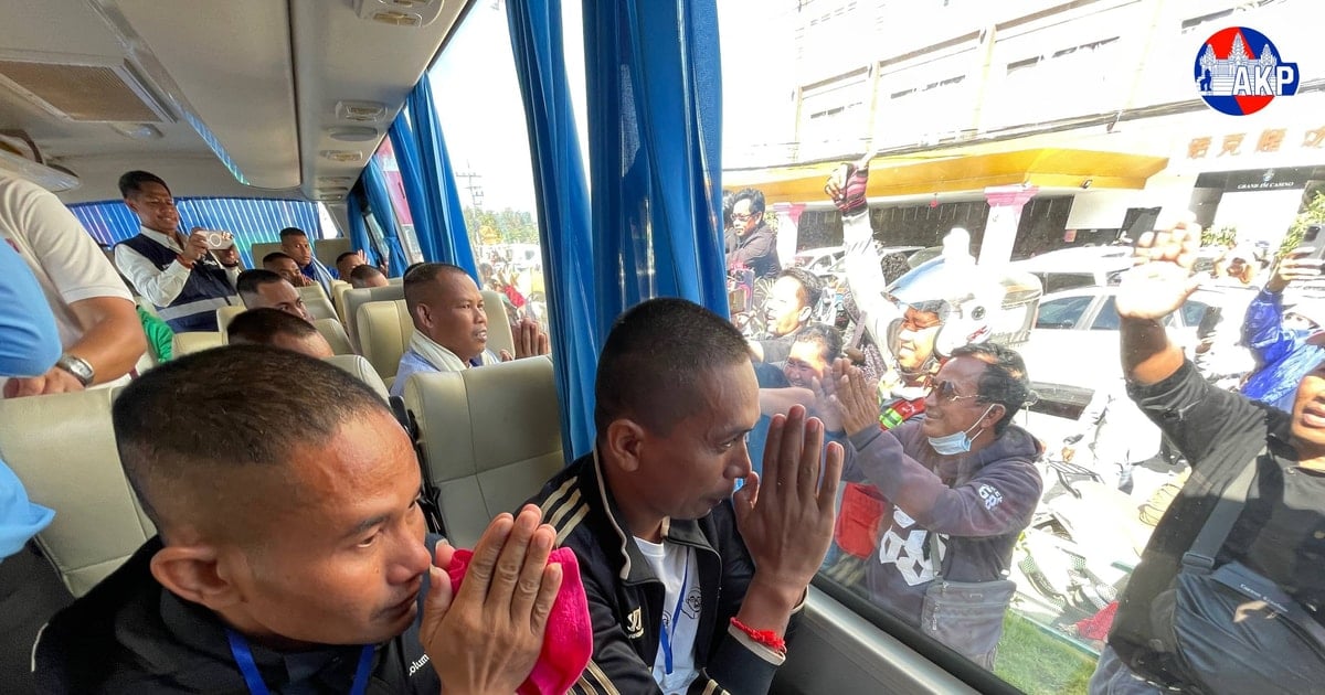 Thailand heeft 18 Cambodjaanse soldaten teruggestuurd na een staakt-het-vuren-akkoord.