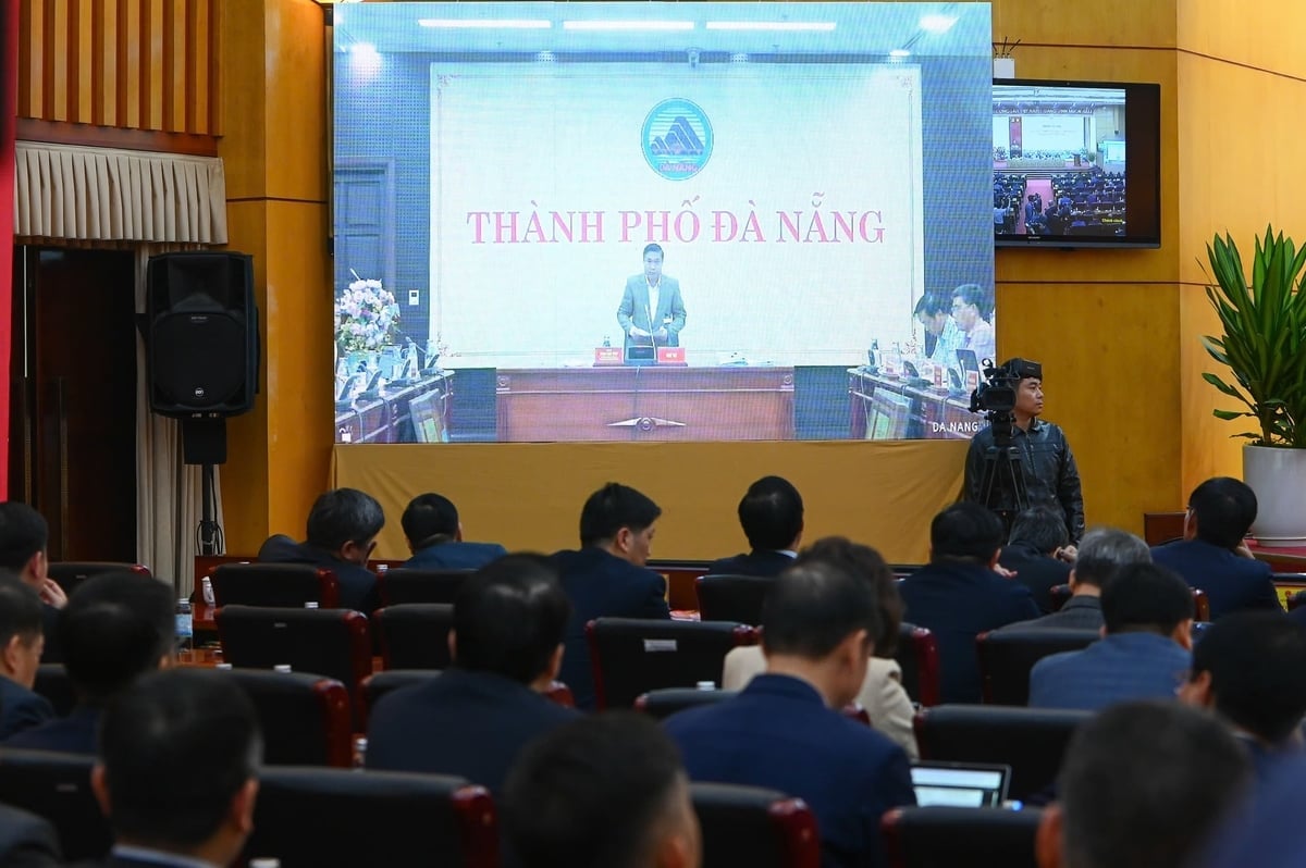 Phó Chủ tịch UBND TP. Đà Nẵng Phan Thái Bình phát biểu trực tuyến tại Hội nghị. Ảnh: Tùng Đinh.