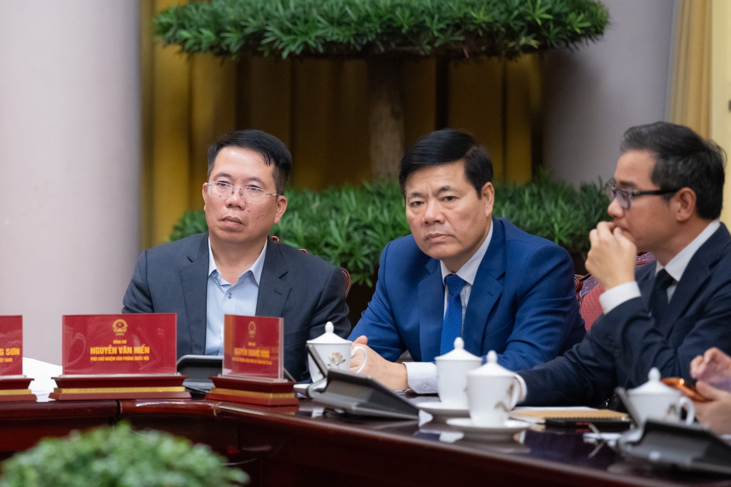 Phó Chủ nhiệm Văn phòng Quốc hội Nguyễn Văn Hiển tham dự họp báo